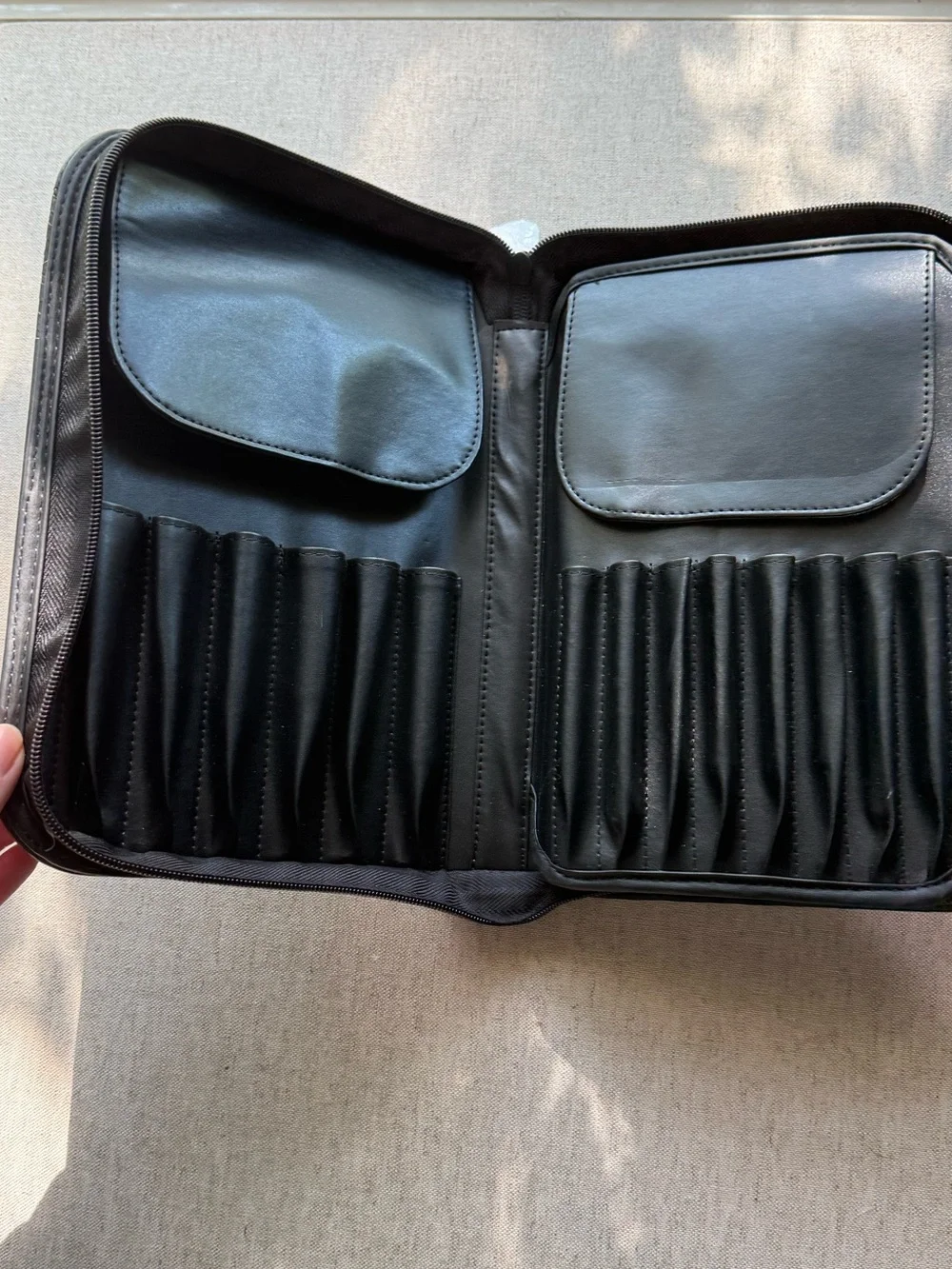 Sigma Beauty Professional Makeup Brush Case Travel Organizer Black Faux Leather